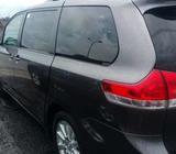 Extremely sharp and sound 2011 Toyota sienna XLE executive with duty