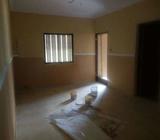 Lovely two bed in fola agoro