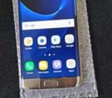 Mint Samsung Galaxy S7 Edge with Charger