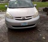 Used Toyota sienna 2006 model