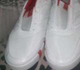 White & red plimsol