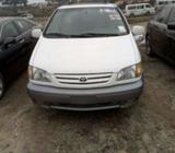 Toyota sienna 2003 model with two power door