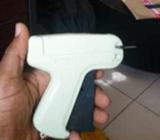 Clothes tagging gun